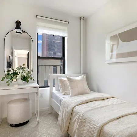 Bright Designer In Historic Harlem, 20 Minutes From Times Square! * New York