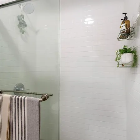 Bright Designer In Historic Harlem, 20 Minutes From Times Square! New York