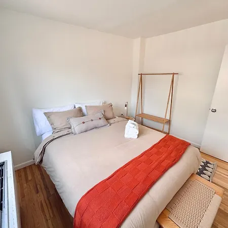 Apartment Stylish Duplex Penthouse With Large Outdoor Space *