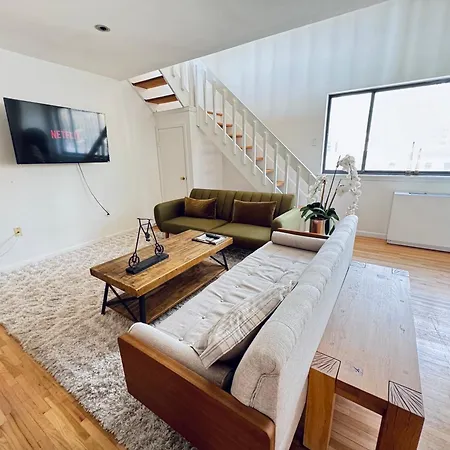 Apartment Stylish Duplex Penthouse With Large Outdoor Space *