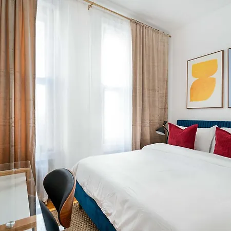 444-1a Beautiful 1br Midtown West Apartment *