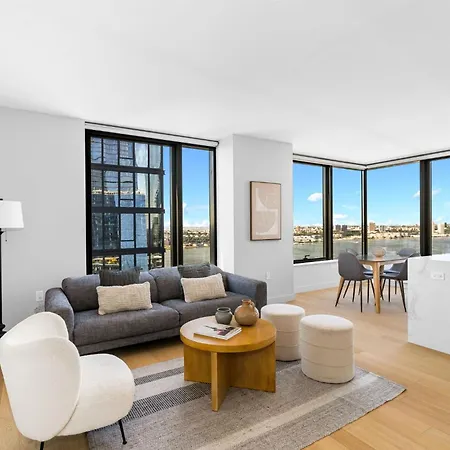 Modern Stylish 2br 2ba In Hudson Yard Apartment