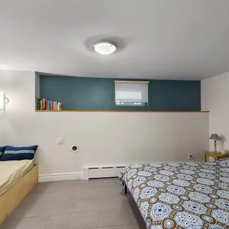 Private Two Bedroom In Victorian Ditmas Park *