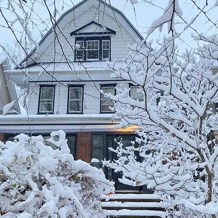 Private Two Bedroom In Victorian Ditmas Park * New York