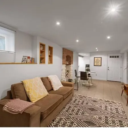 Private Two Bedroom In Victorian Ditmas Park Apartment *