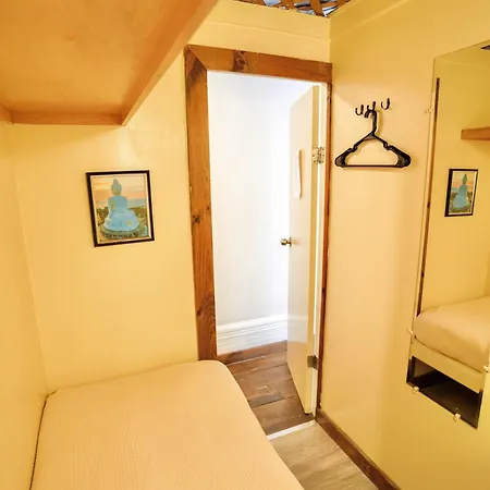 Hostel Interfaith Retreats New York