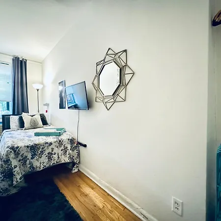Guest house Ues Manhattan #2 In Shared New York
