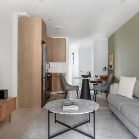 Warm 3 Bedroom Loft In Midtown New York