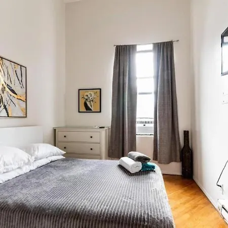 Majestic 3 Bedroom In Nyc! Apartment *