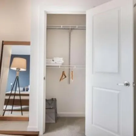 Newly Renovated 3 Bedroom *
