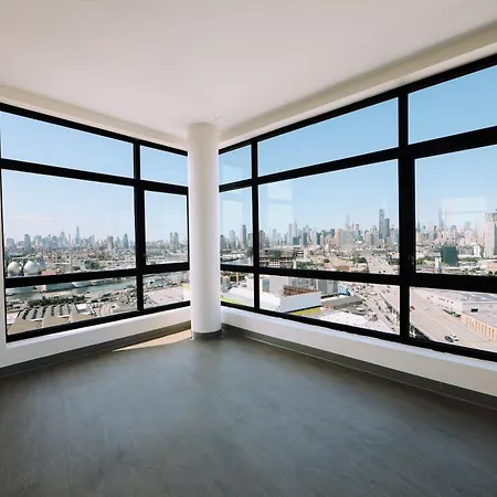 Hotel Holiday Express Long Island City 3*