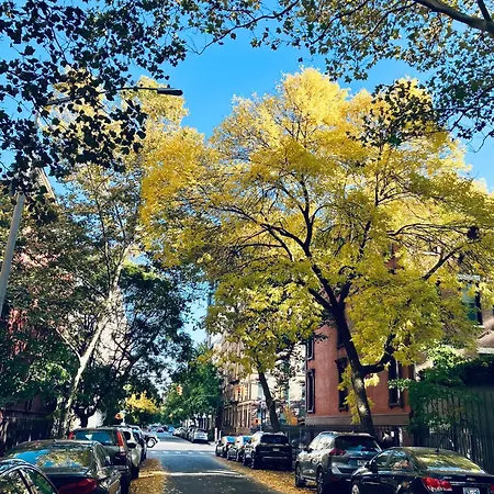 Harlem Grand Bed & Breakfast 4*