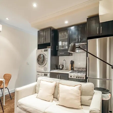 Homestay Charming Near The Guggenheim With Shared Bath *