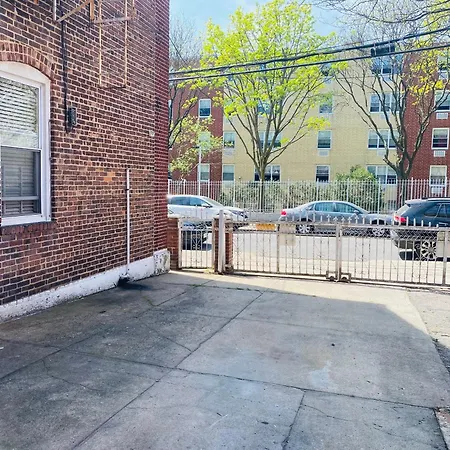 Nyc Cozy Private Bedroom With Free Parking & Near Subway - Business & Tourists * New York