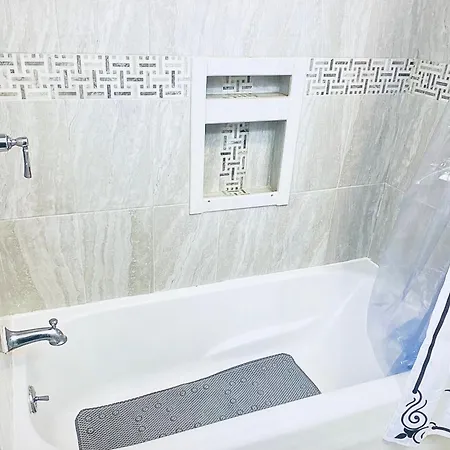 Nyc Cozy Private Bedroom With Free Parking & Near Subway - Business & Tourists
