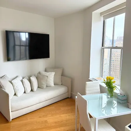 Luxury Wall St Apartment