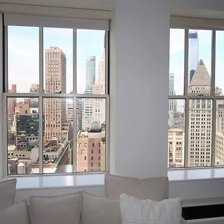 Luxury Wall St *