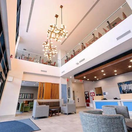 Express Long Island E - By Ihg Hotel New York