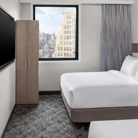 Doubletree By Hilton Times Square South Hotel
