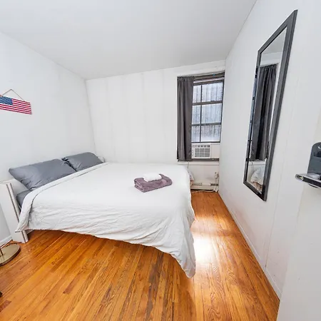 Homestay Friendly In Williamsburg Brooklyn *