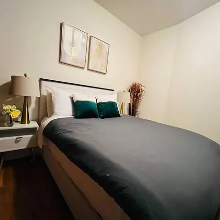 Nyc Times Square Apartment New York