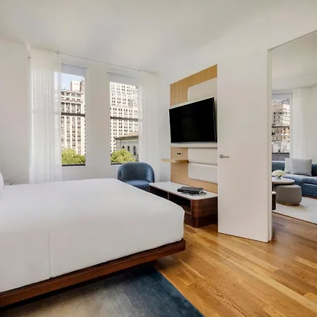 Bryant Park 4*