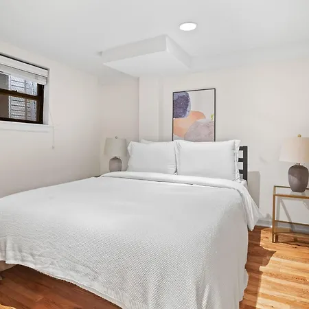 Lovely 2br 1bath West Village Hideaway Minutes From Chelsea Market & The High Line *