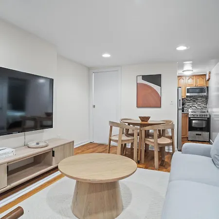 Lovely 2br 1bath West Village Hideaway Minutes From Chelsea Market & The High Line