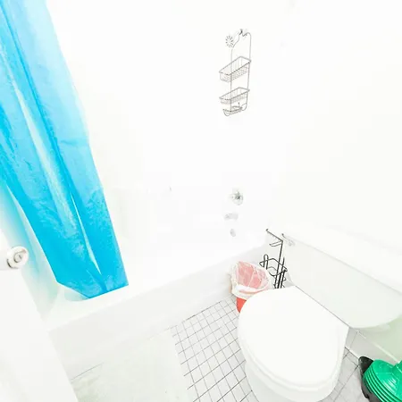 Ground Floor Williamsburg Private Bedroom Near Subway *
