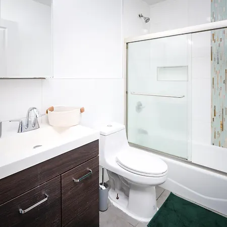 Charming 3bd In Manhattan Apartment