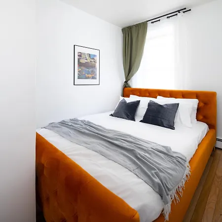 Charming 3bd In Manhattan Apartment