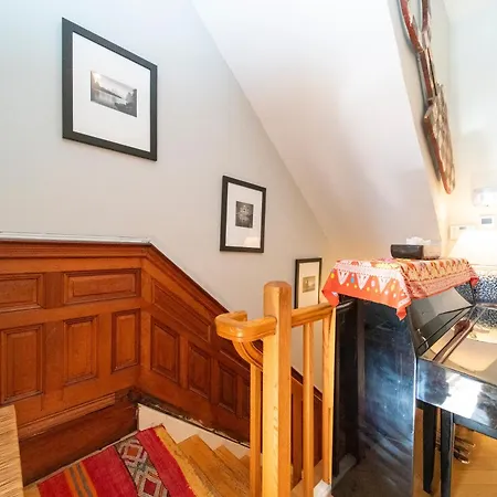 2 Bedrooms With One Private Bathroom In Lovely Homestay *