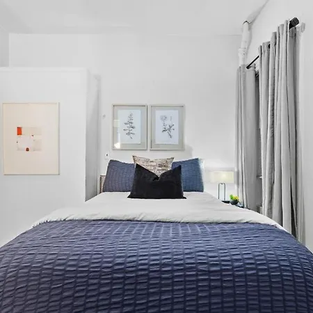 Apartment Charming 2br Apt Walk To Time Square- If You Want To Book, Please Contact On Wh-ats-app - 0034-635-518-216 !!!! *