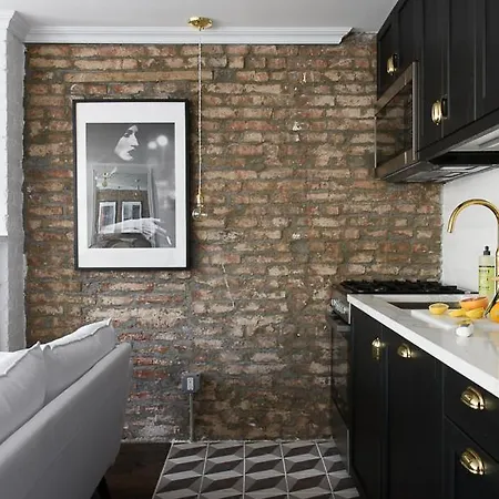 Bond Townhouse *