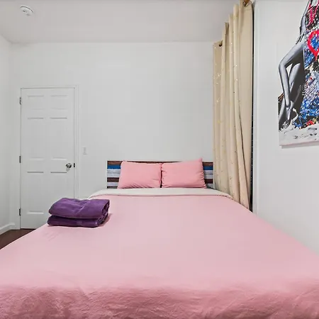 Pinky Pinky 2 Bedroom Hotel 3*