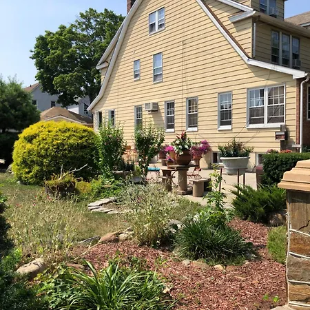 Private Unit With Own Entrance To Share * New York