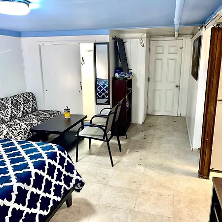 Lga Airport Near, Walk In Bsmt In A Private House! New York