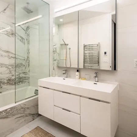 Apartment Luxury Full Floor Chelsea With Washerdryer 2bd