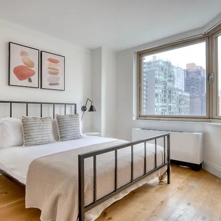 Upper E Side 2br W Gym Wd Nr The Met Nyc-298 * New York