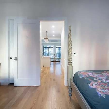 Homestay Little Manhattan 5 Min Walk To Times Square Private Bathroom World Cup 2026 Ready