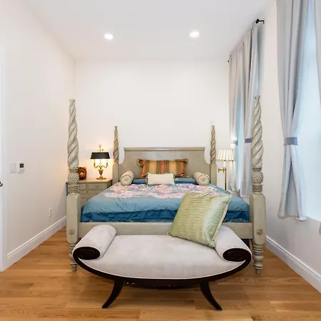 Little Manhattan 5 Min Walk To Times Square Private Bathroom World Cup 2026 Ready Homestay *