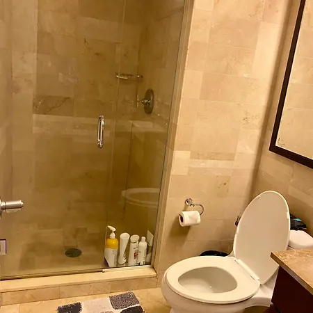 The Kalahari Queen Bed With Private Bath Homestay