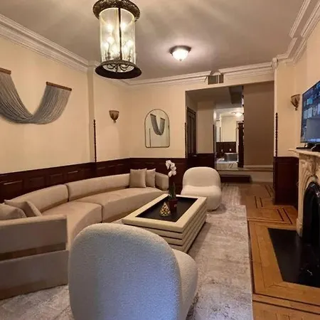Apartment Midtown Charming House New York