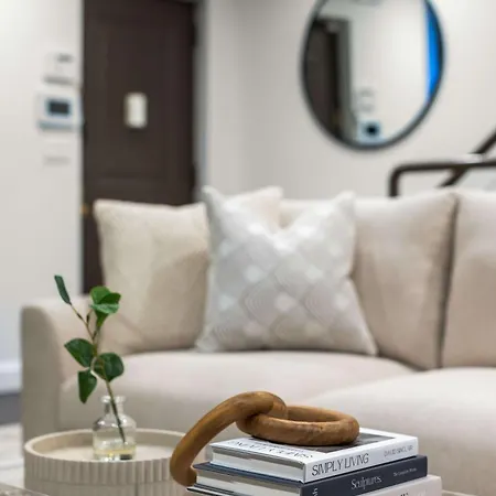 Apartment Luxe Harlem Retreat 3br Designer W Parking *