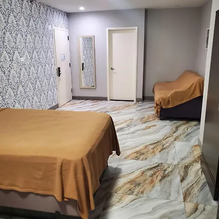The Essence At Jfk Hotel