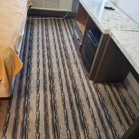 The Essence At Jfk Hotel 3*