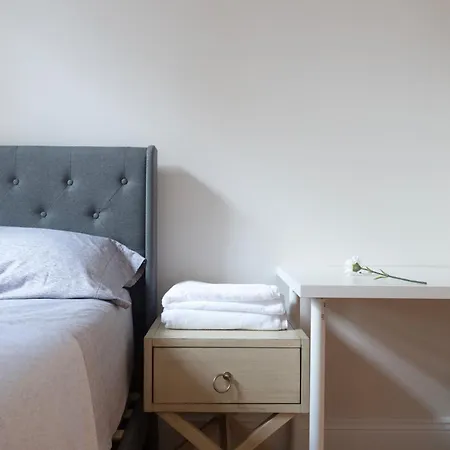 Little Manhattan 5 Min Walk To Times Square Private Bathroom World Cup 2026 Ready Homestay