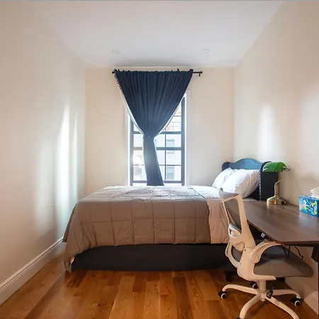 Little Manhattan 5 Min Walk To Times Square Private Bathroom World Cup 2026 Ready Homestay New York