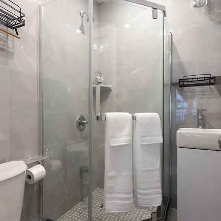 Little Manhattan 5 Min Walk To Times Square Private Bathroom World Cup 2026 Ready