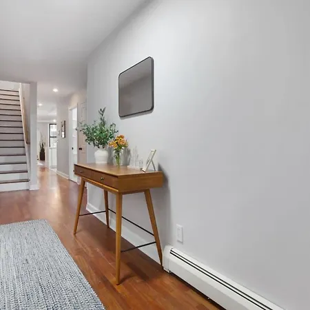 Charming Park Townhome Holiday home New York